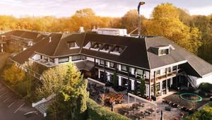 Hotel im Herbst