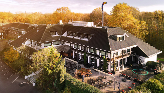 Hotel im Herbst