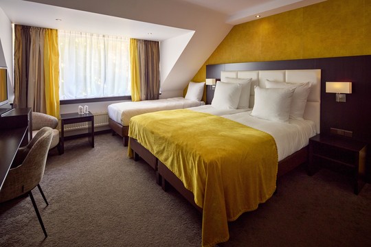 Driepersoonskamer bed