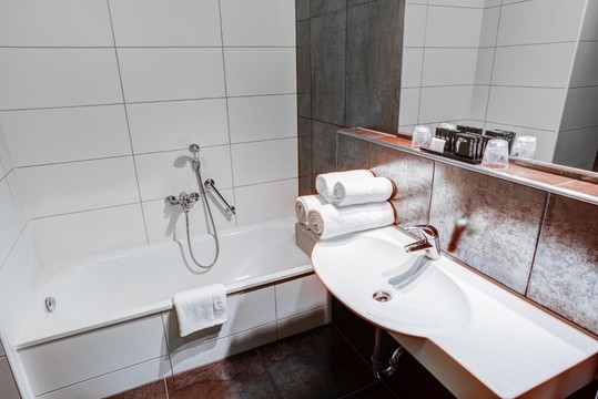 Driepersoonskamer badkamer