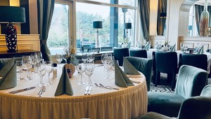 Frühstück, Brunch oder Lunch im Restaurant | Van der Valk Hotel Moers